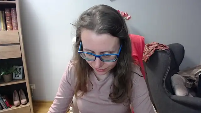 Snapshot of sweetxLizzy chatting on May 19, 2026, 4:30 am sweetxLizzy online show from May 19, 2026, 4:30 am