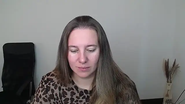 Darklure  online show from November 8, 2025, 9:09 am