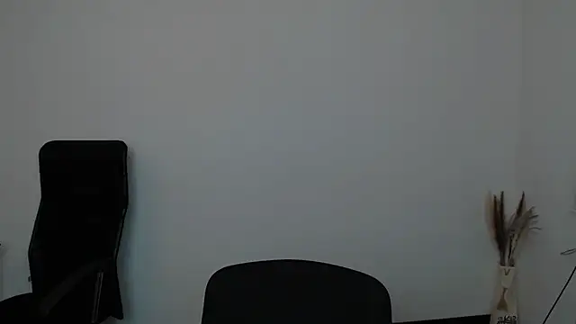 Darklure  online show from November 8, 2025, 9:13 pm