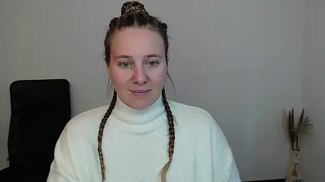 Darklure  online show from November 16, 2025, 10:21 am