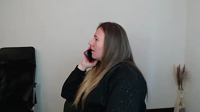 Darklure  online show from November 18, 2025, 1:04 pm