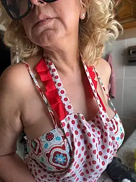 milfevapeccato online show from July 28, 2026, 12:59 pm