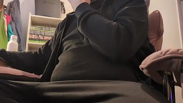 Snapshot of Jonpol74_ chatting on November 20, 2025, 10:26 am Jonpol74 online show from November 20, 2025, 10:26 am