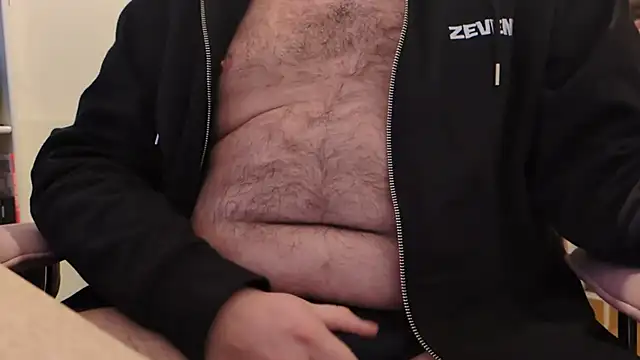 Snapshot of Jonpol74_ chatting on February 17, 2026, 9:06 am Jonpol74 online show from February 17, 2026, 9:06 am