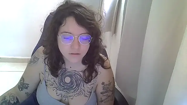 Snapshot of Blue_Liz chatting on October 8, 2025, 1:31 pm Blue Liz online show from October 8, 2025, 1:31 pm