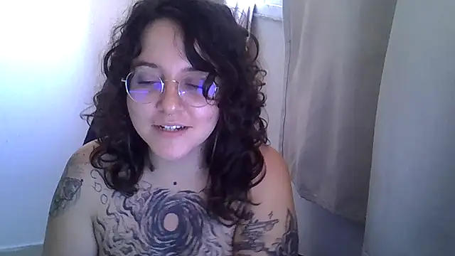 Snapshot of Blue_Liz chatting on October 12, 2025, 6:29 pm Blue Liz online show from October 12, 2025, 6:29 pm