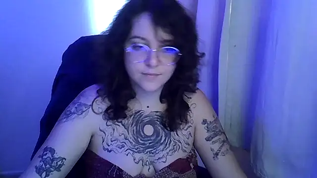 Snapshot of Blue_Liz chatting on October 15, 2025, 6:52 pm Blue Liz online show from October 15, 2025, 6:52 pm