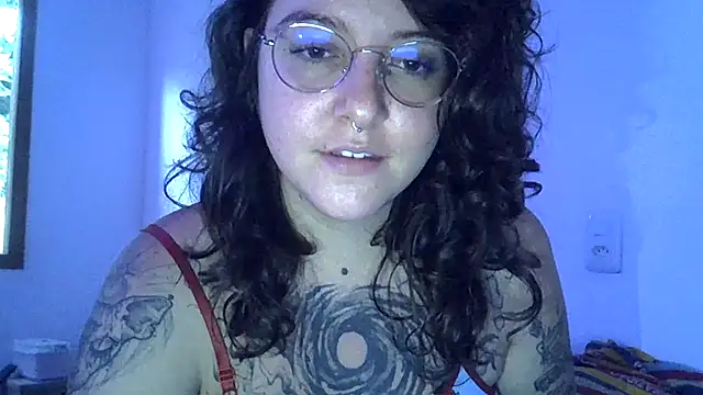 Snapshot of Blue_Liz chatting on November 21, 2025, 8:07 pm Blue Liz online show from November 21, 2025, 8:07 pm