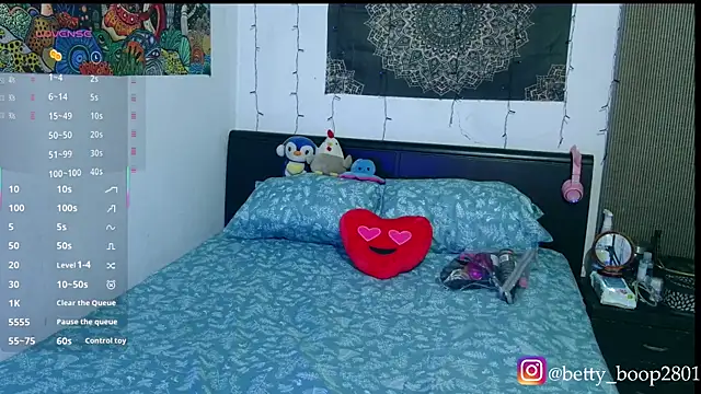 bettyboo2801 online show from January 11, 2026, 6:29 am