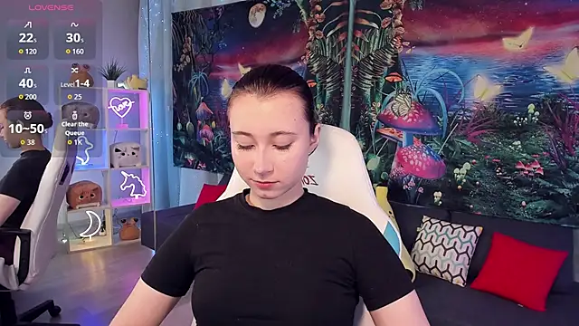 ClaraParks online show from September 22, 2025, 6:21 pm