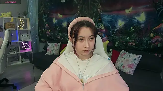 ClaraParks online show from February 4, 2026, 8:36 pm