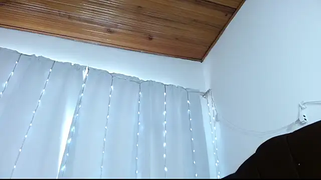 Snapshot of Charlothe_Wright chatting on April 30, 2026, 6:03 pm Charlothe Wright online show from April 30, 2026, 6:03 pm