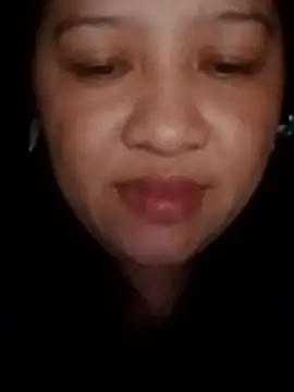 hotolivia34 online show from April 3, 2026, 2:48 pm