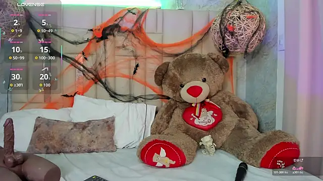 NikkyyRed online show from October 31, 2025, 3:07 am