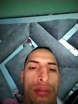 Dani22cmhot online show from November 3, 2025, 2:07 pm