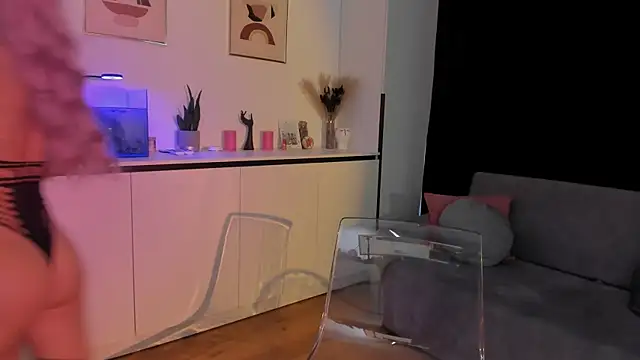 EvaBllake online show from October 9, 2025, 4:54 am