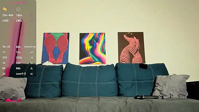 TrixiBell online show from November 20, 2025, 4:45 am