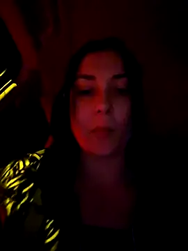 Snapshot of SaraViss20 chatting on October 17, 2025, 5:04 pm SaraViss20 online show from October 17, 2025, 5:04 pm