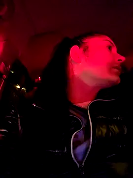 Snapshot of SaraViss20 chatting on January 14, 2026, 6:24 pm SaraViss20 online show from January 14, 2026, 6:24 pm