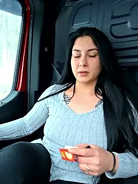 Snapshot of SaraViss20 chatting on January 15, 2026, 6:29 am SaraViss20 online show from January 15, 2026, 6:29 am