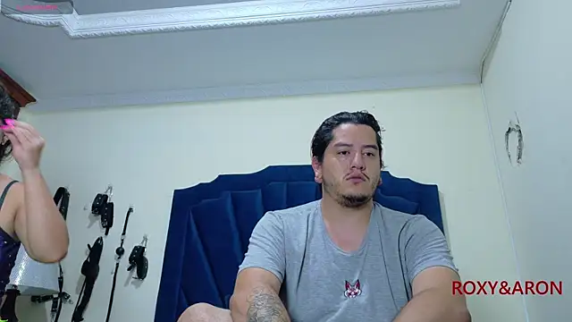 RoxyandAron2 online show from May 14, 2026, 11:28 am