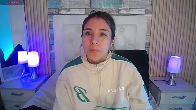 Snapshot of Bonnali_lune chatting on April 27, 2026, 8:40 pm Bonnali lune online show from April 27, 2026, 8:40 pm