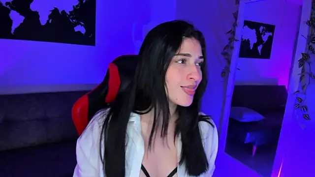 Snapshot of ZoeValencia1 chatting on October 23, 2025, 12:15 pm ZoeValencia1 online show from October 23, 2025, 12:15 pm