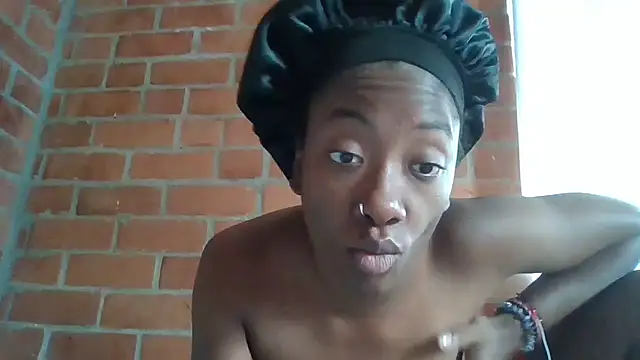 Snapshot of DarkHoneyy chatting on February 24, 2026, 3:54 pm DarkHoneyy online show from February 24, 2026, 3:54 pm