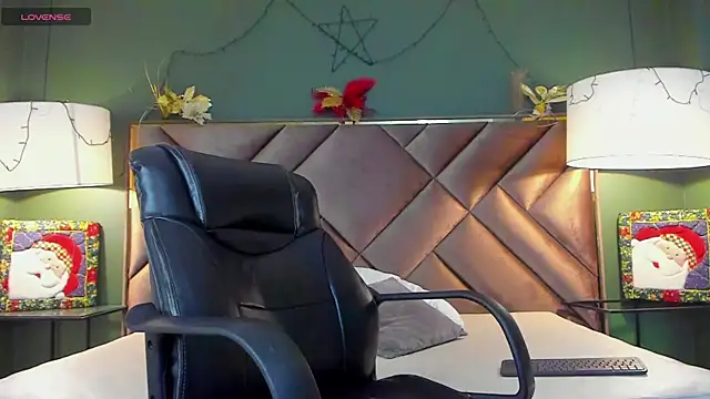 Aiden Royce online show from December 14, 2025, 5:57 am