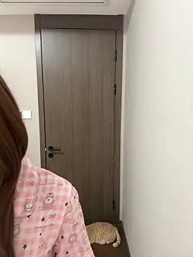 Snapshot of EnEn_xiaobao chatting on December 17, 2025, 12:55 pm EnEn xiaobao online show from December 17, 2025, 12:55 pm