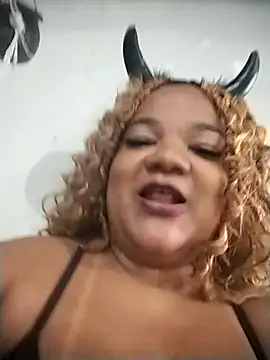 melcarioca1111 online show from November 9, 2025, 3:49 am