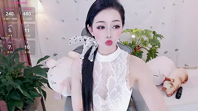 yaoyao-baby520 online show from July 26, 2026, 12:30 am