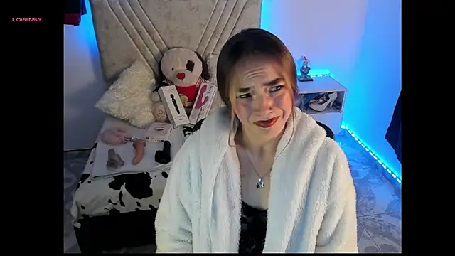 Mia Victoria22 online show from April 21, 2026, 2:51 am