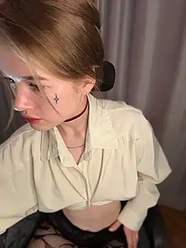 Snapshot of Marryme- chatting on June 28, 2026, 2:34 pm Marryme- online show from June 28, 2026, 2:34 pm