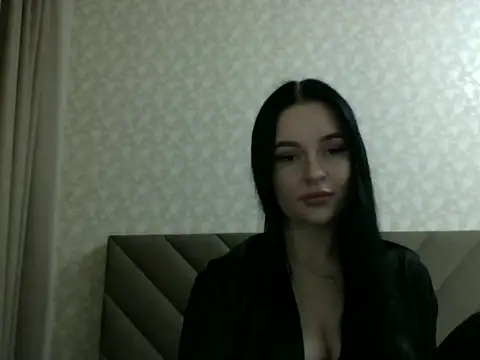 Lulii24 online show from October 22, 2025, 10:42 pm