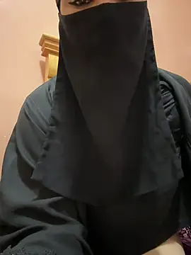  Laiali  online show from April 18, 2026, 12:53 pm