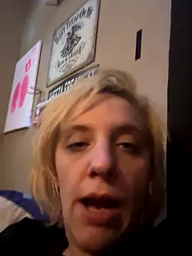 Snapshot of flavi1996 chatting on December 15, 2025, 2:05 am flavi1996 online show from December 15, 2025, 2:05 am