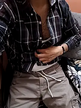 Snapshot of lust_lovee chatting on December 20, 2025, 6:15 pm lust lovee online show from December 20, 2025, 6:15 pm