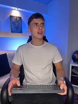 AdrianRinaldi online show from March 25, 2026, 8:04 pm