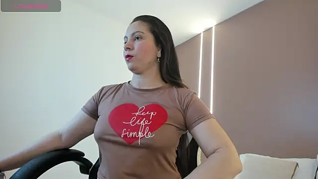 samantha 17  online show from May 13, 2026, 2:31 am