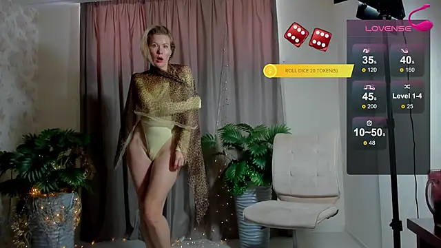 Snapshot of Julia_Giulia chatting on February 12, 2026, 9:37 am Julia Giulia online show from February 12, 2026, 9:37 am