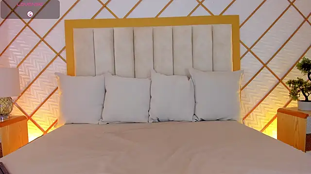 cocoamore online show from February 3, 2026, 11:15 am