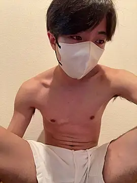 Yuma0718 online show from April 26, 2026, 10:57 am