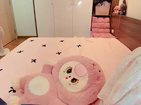 JunCii 9x online show from November 8, 2025, 2:23 am