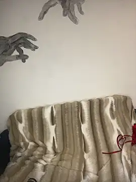 KiraBerht online show from March 8, 2026, 2:04 am