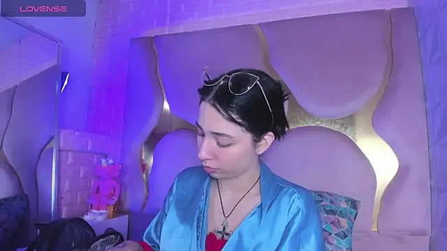 Niina Sissy online show from May 11, 2026, 5:02 am
