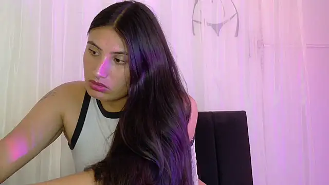 Snapshot of Linda_andrew chatting on October 7, 2025, 7:44 pm Linda andrew online show from October 7, 2025, 7:44 pm