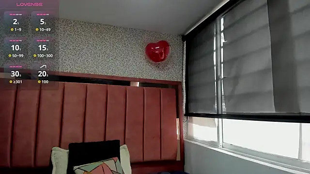 Snapshot of Hanna_Lee__ chatting on September 24, 2025, 8:23 pm Hanna Lee online show from September 24, 2025, 8:23 pm