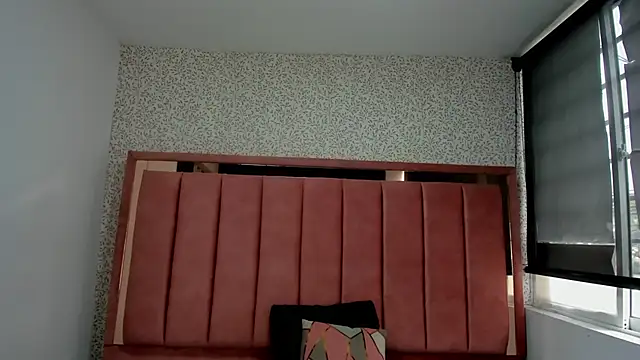 Snapshot of Hanna_Lee__ chatting on October 8, 2025, 7:33 pm Hanna Lee online show from October 8, 2025, 7:33 pm