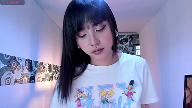 Snapshot of Hanna_Lee__ chatting on October 14, 2025, 5:36 pm Hanna Lee online show from October 14, 2025, 5:36 pm